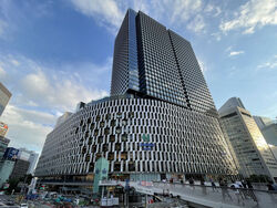 OSAKA_UMEDA_TWIN_TOWERS_SOUTH.jpg